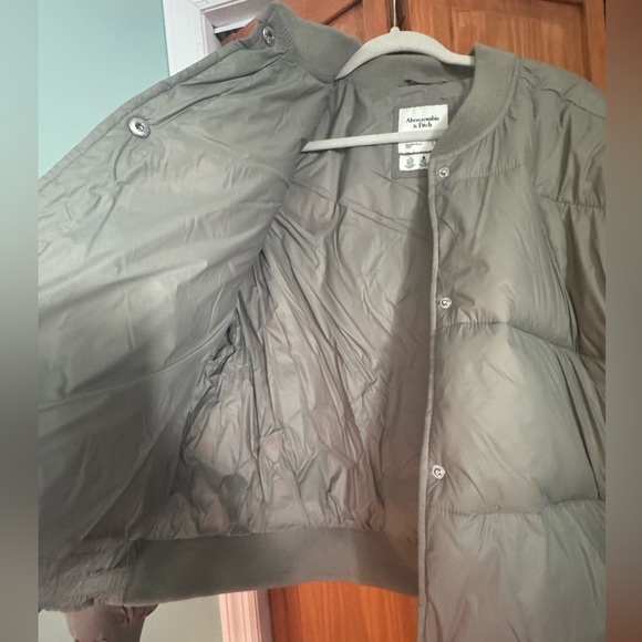 NWT Abercrombie Bomber Jacket - Picture 3 of 6